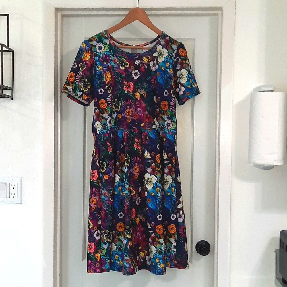 Floral LuLaRoe Amelia dress size 2xl